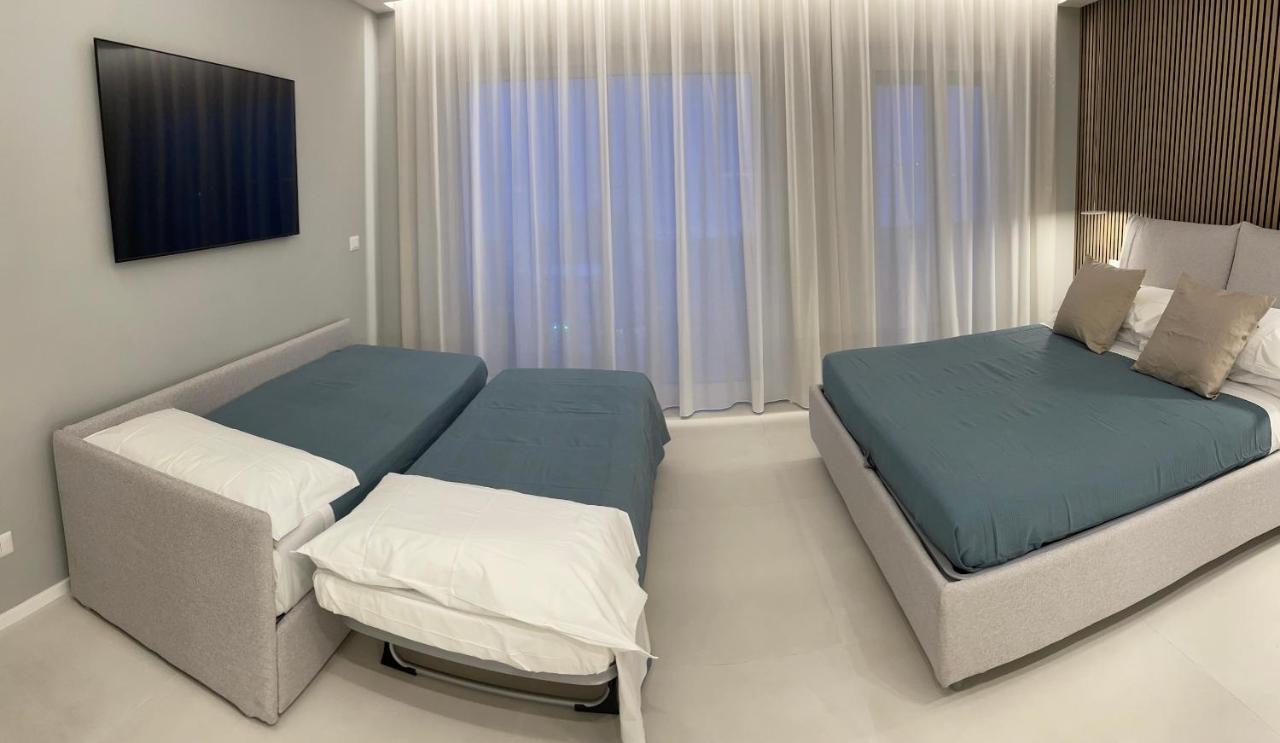 La Finestra Sul Mare Modern Apartment Giardini Naxos Eksteriør billede