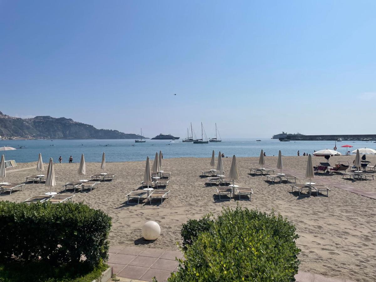 La Finestra Sul Mare Modern Apartment Giardini Naxos Eksteriør billede
