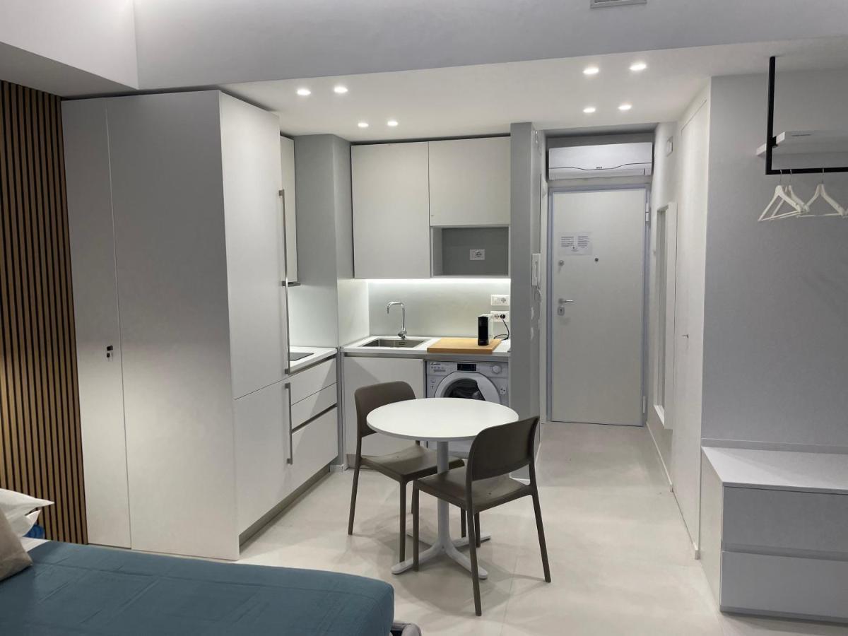 La Finestra Sul Mare Modern Apartment Giardini Naxos Eksteriør billede