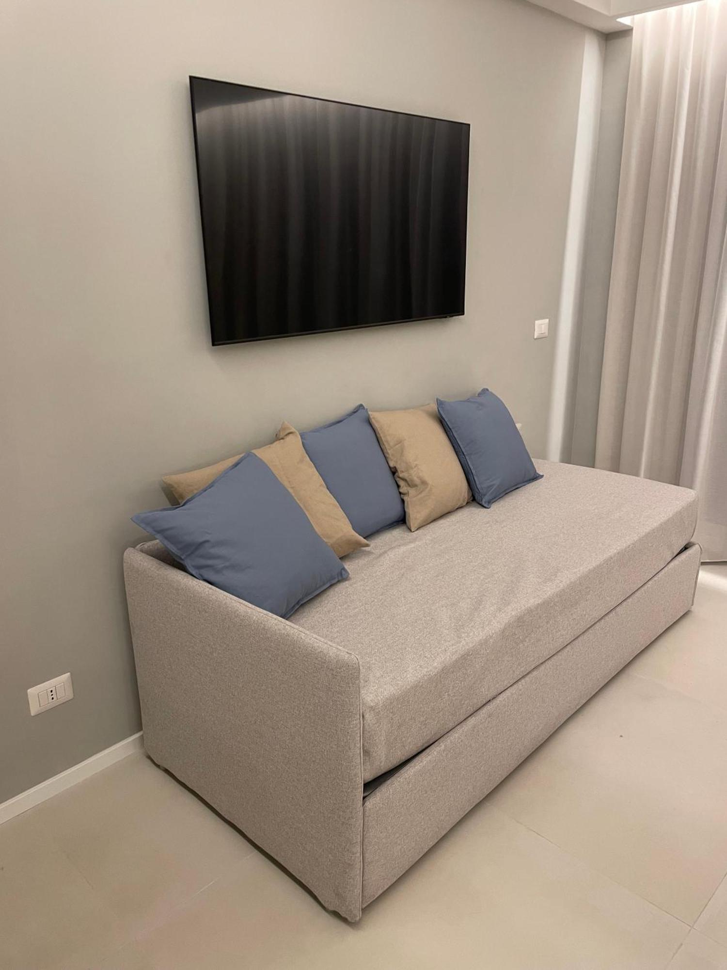 La Finestra Sul Mare Modern Apartment Giardini Naxos Værelse billede